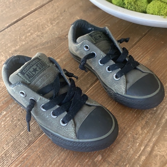 Kids Converse All Stars Army Green Black Shoes NEW Never Worn US12/11.5UK/29EURO - Picture 3 of 9